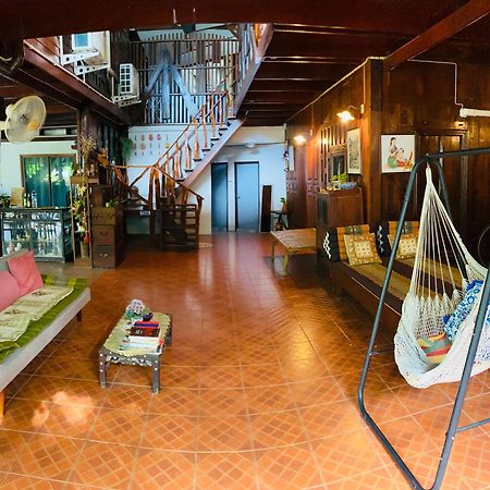 Banthai Guesthouse Phetchaburi Extérieur photo