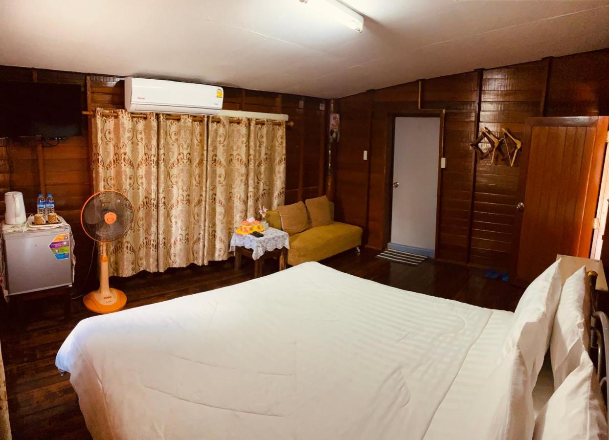 Banthai Guesthouse Phetchaburi Extérieur photo