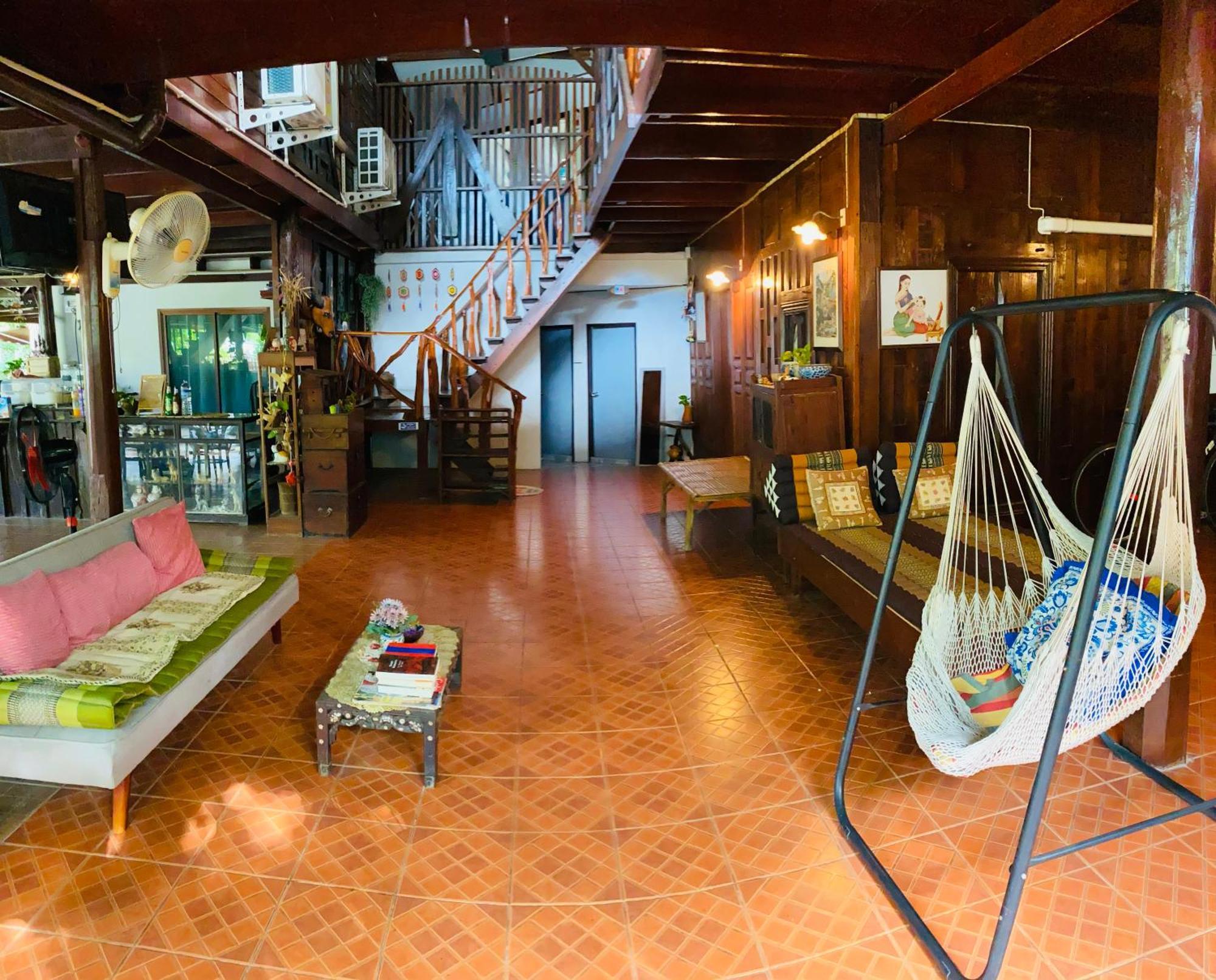 Banthai Guesthouse Phetchaburi Extérieur photo