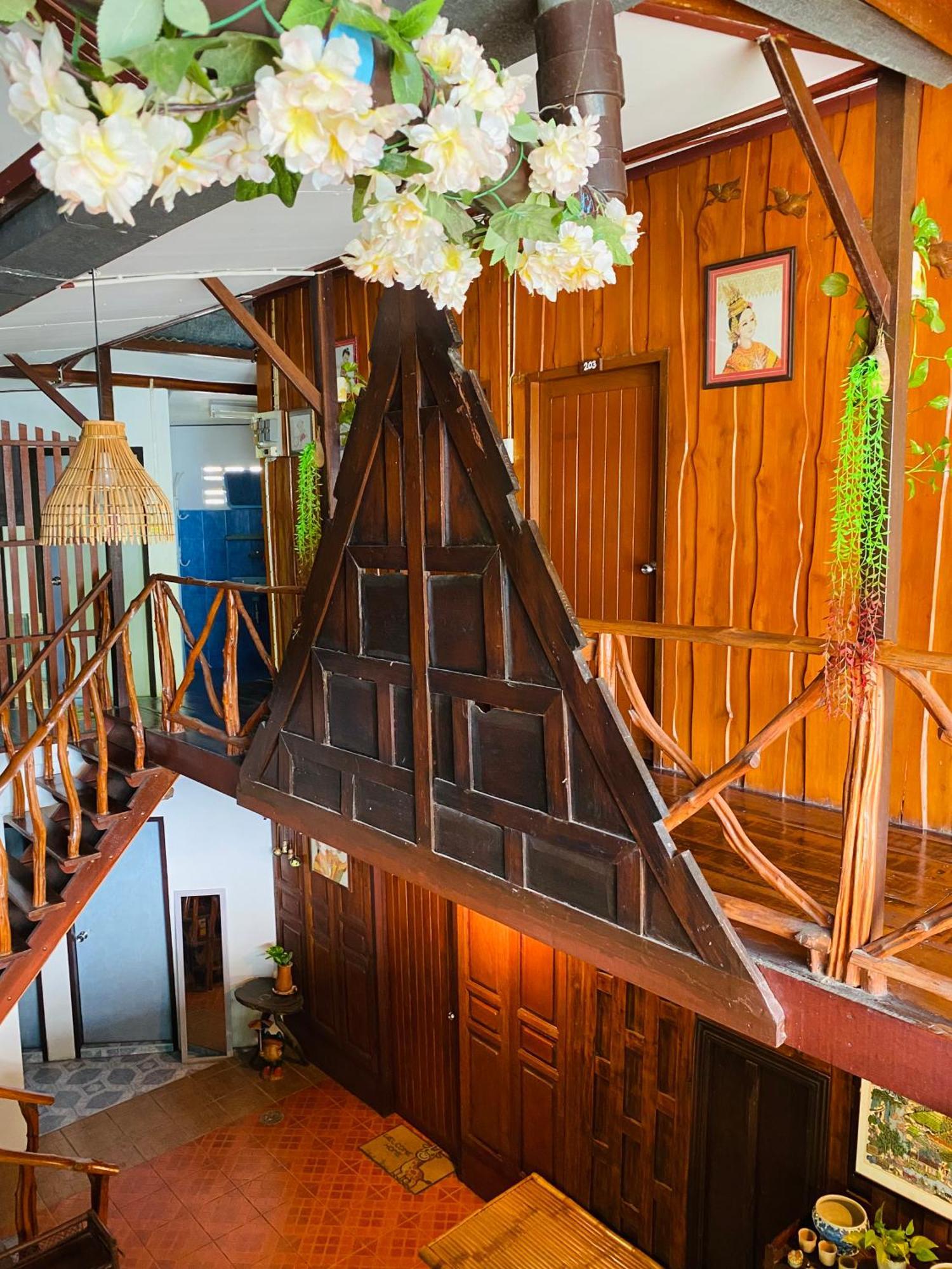 Banthai Guesthouse Phetchaburi Extérieur photo