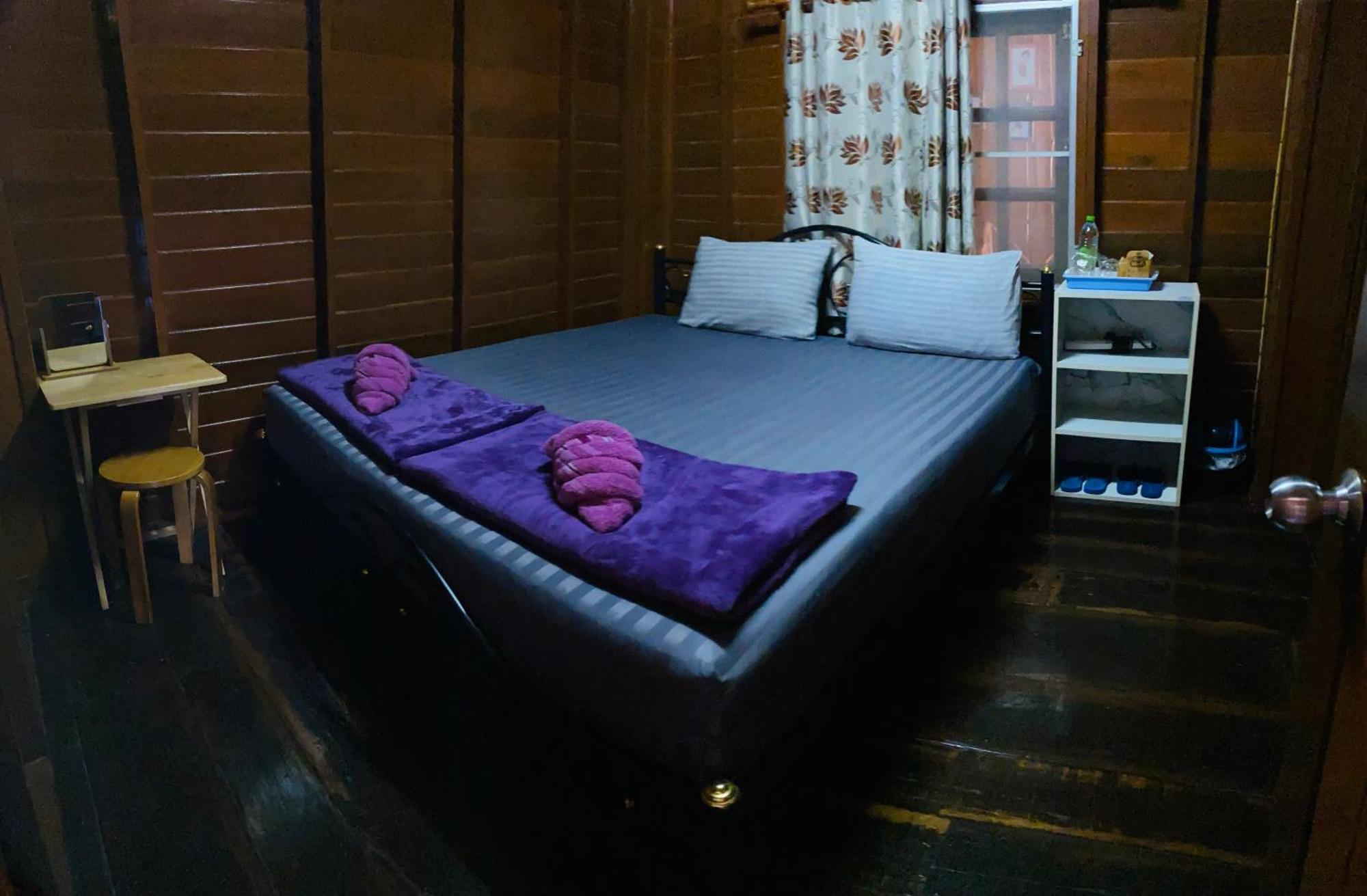Banthai Guesthouse Phetchaburi Extérieur photo