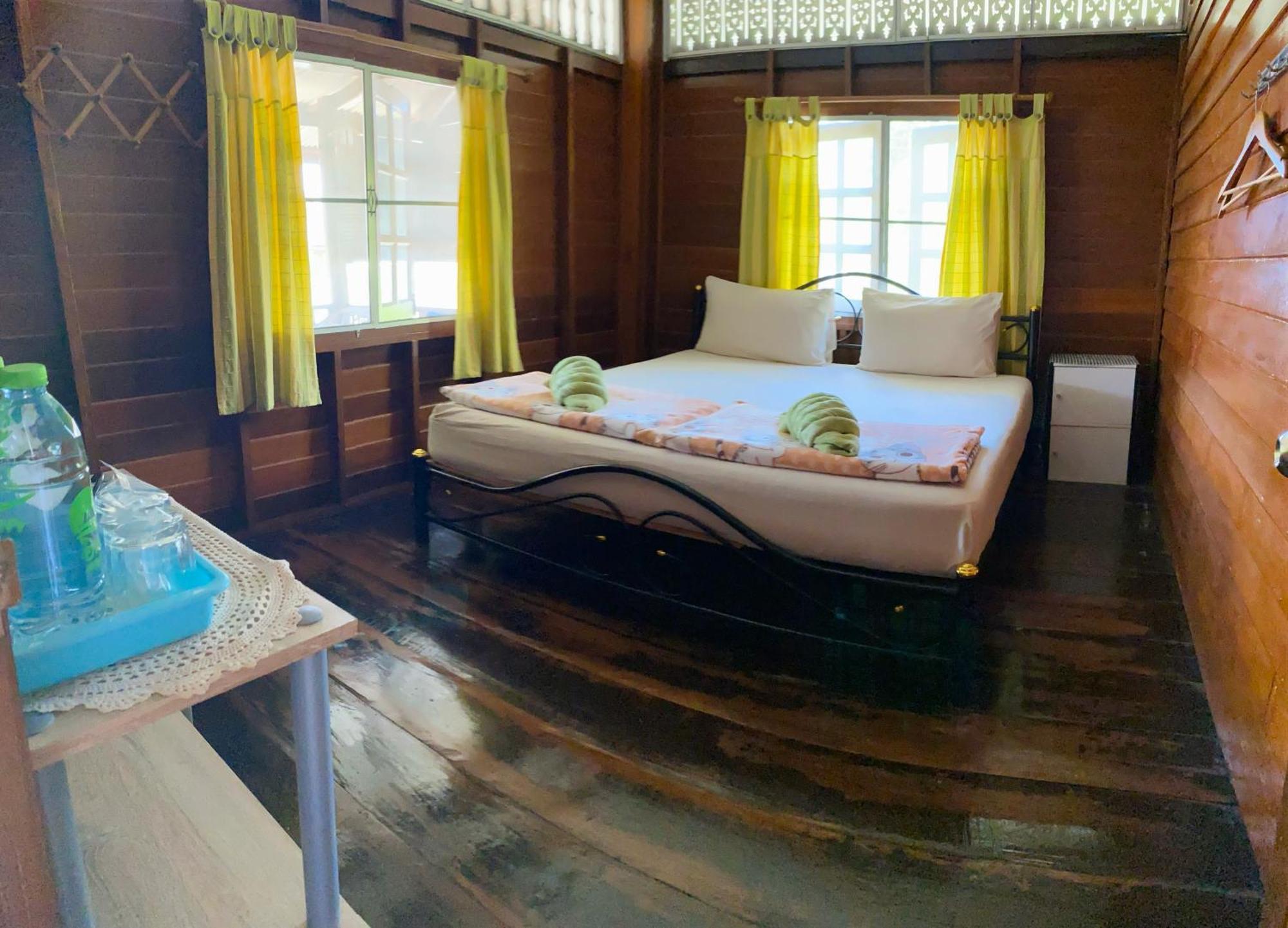 Banthai Guesthouse Phetchaburi Extérieur photo