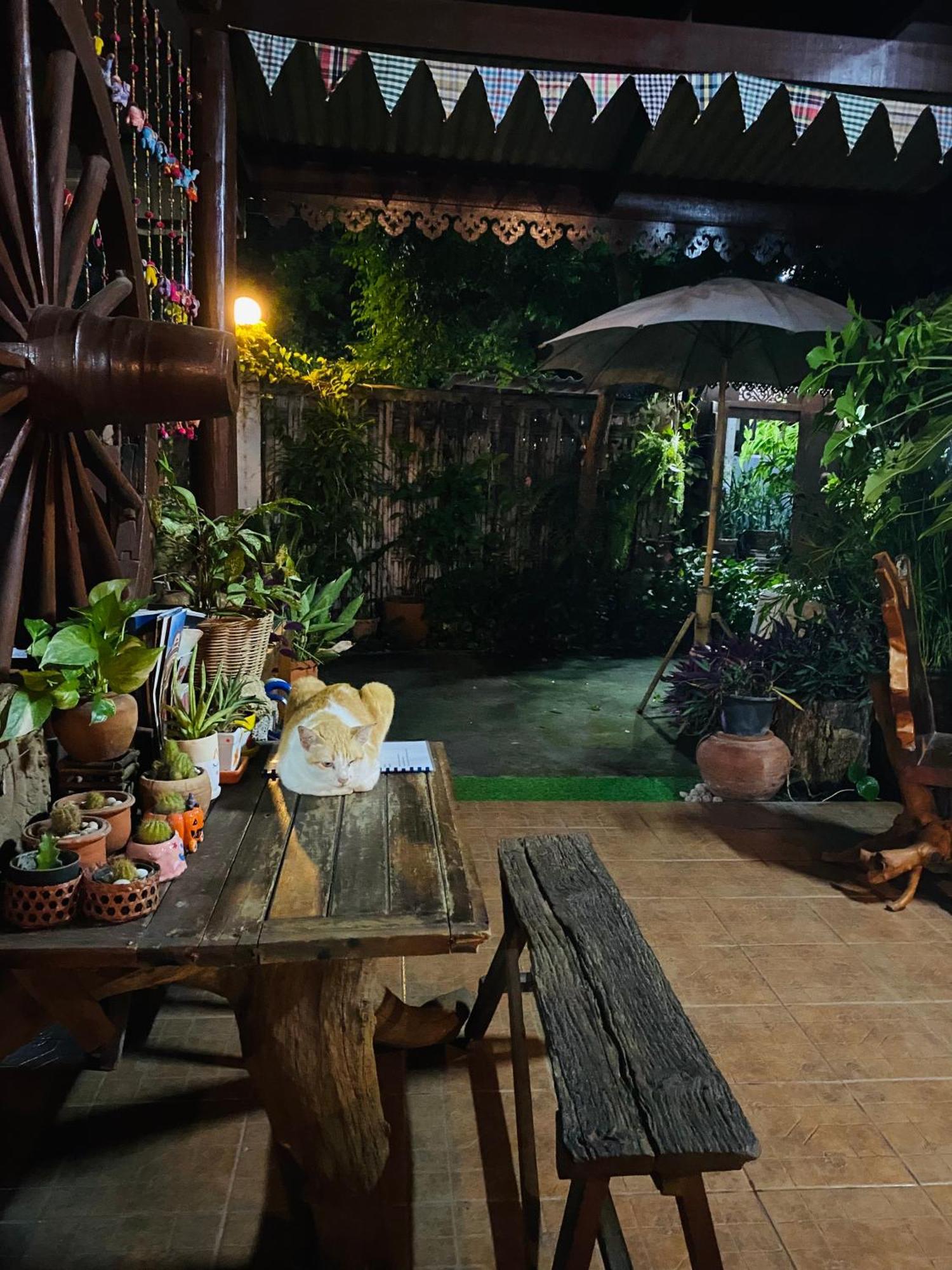 Banthai Guesthouse Phetchaburi Extérieur photo
