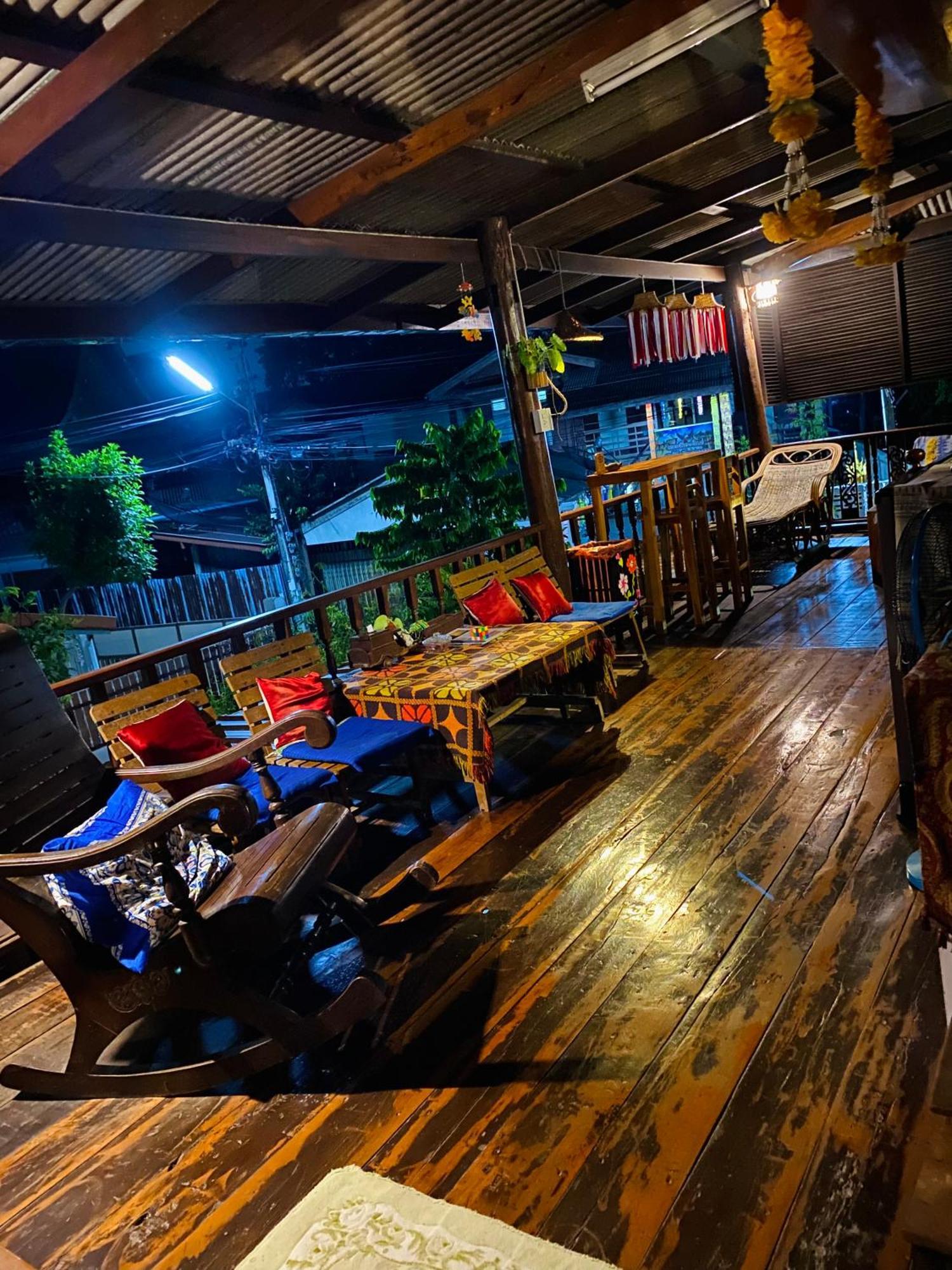 Banthai Guesthouse Phetchaburi Extérieur photo