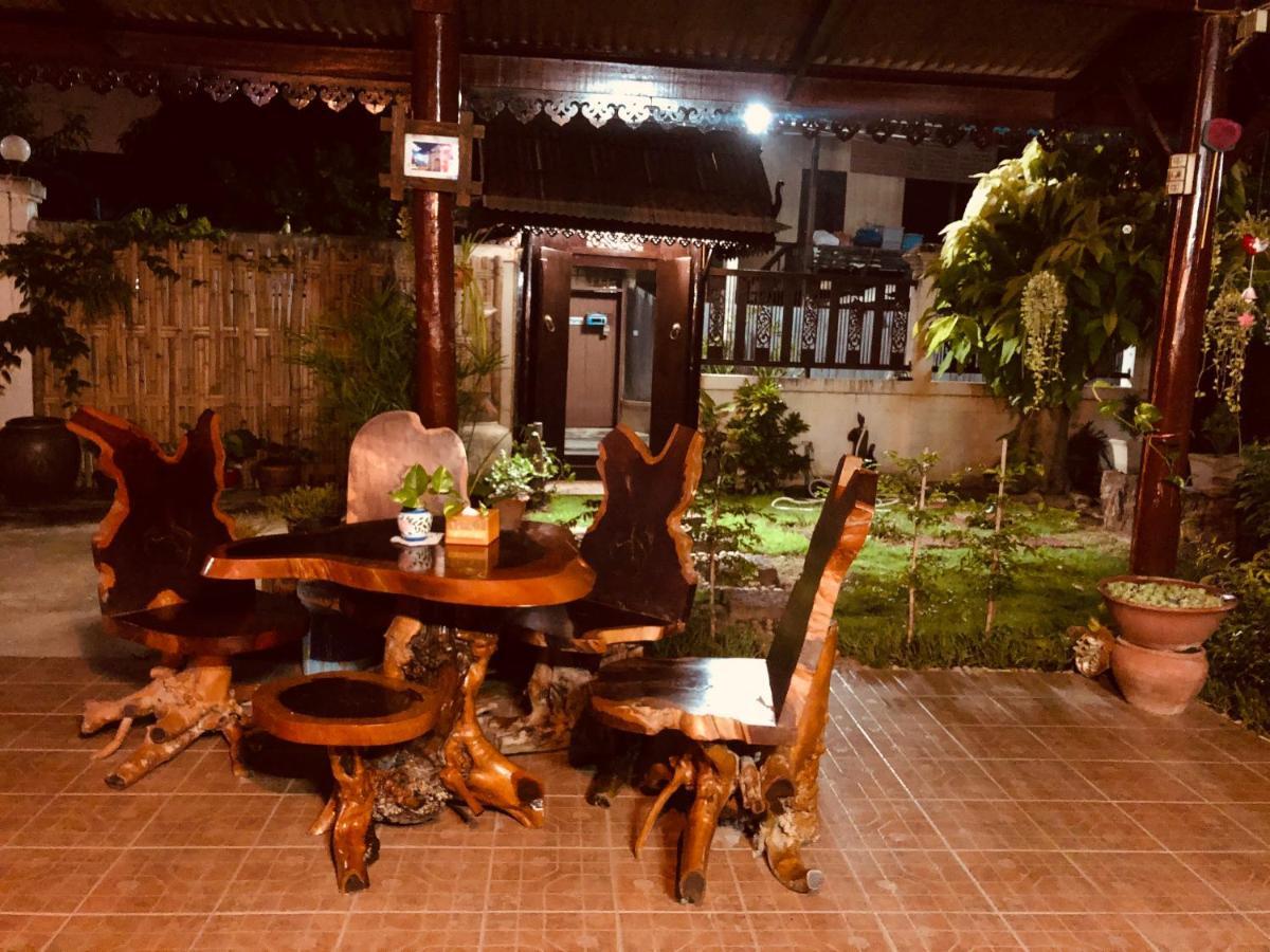 Banthai Guesthouse Phetchaburi Extérieur photo